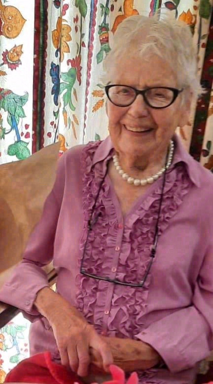 Maureen (Mollie) (née Connolly) Mannion