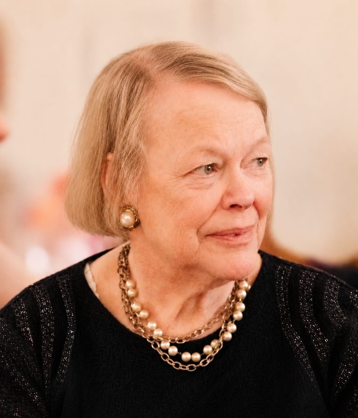 Maureen (Mary) (née Parsons) Farley