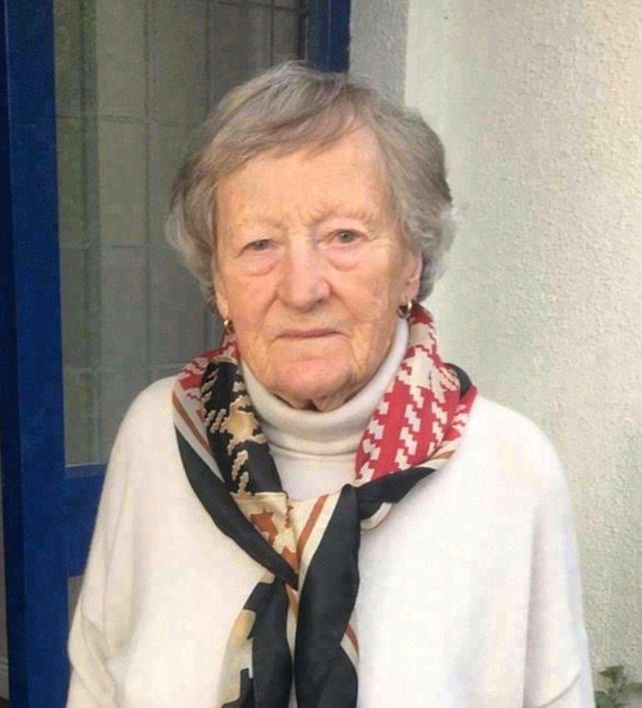 Tess (née Foley) Cusack