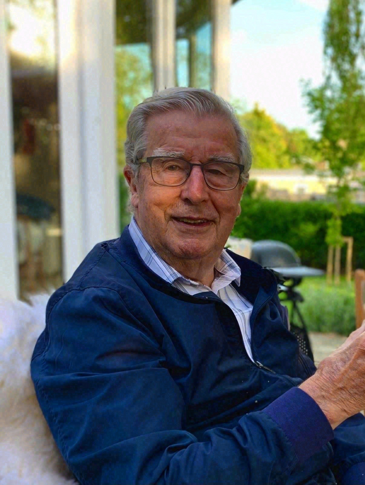 Dr. Bart Curtis