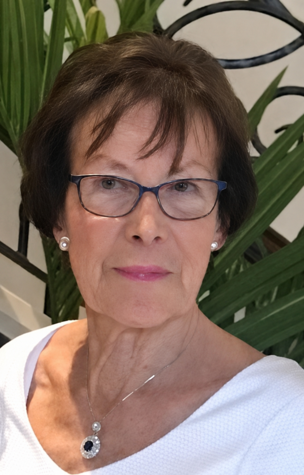 Angela (née McHenry) McLornan