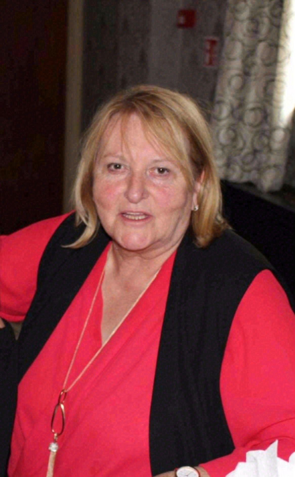 Susan (née Hearst) Farmer