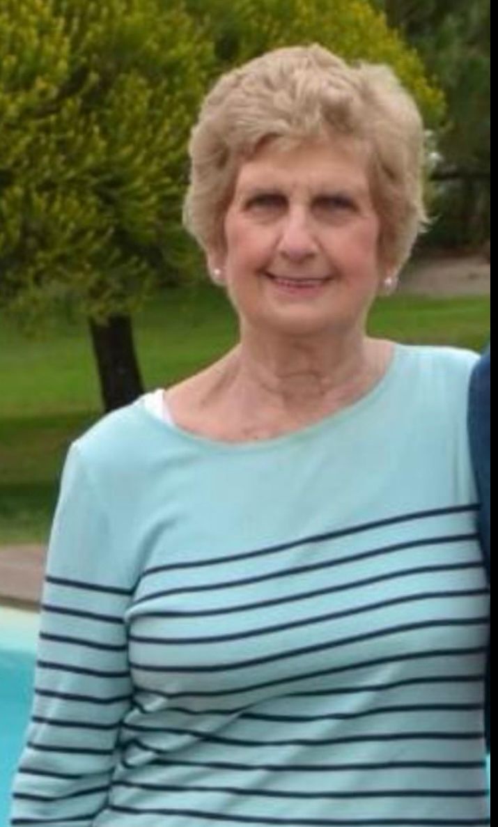 Jennifer Hewson (née Ellis) Death Notice Portrait