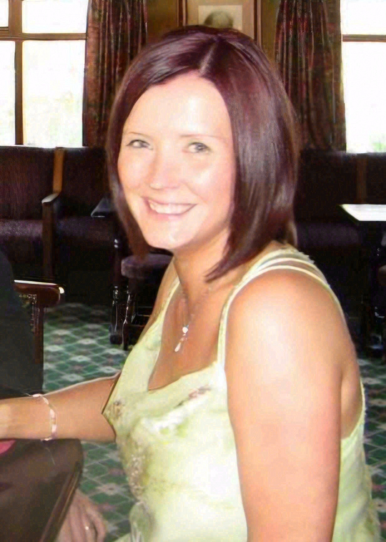 Marianne (née Moore) Fox