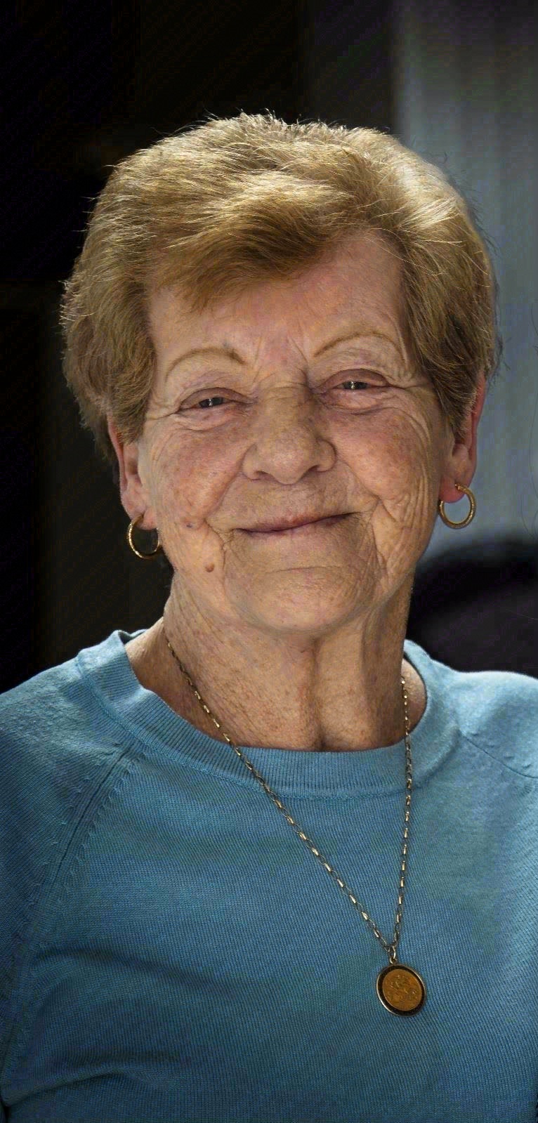 Olive (Ollie) (née Sullivan) Lynn