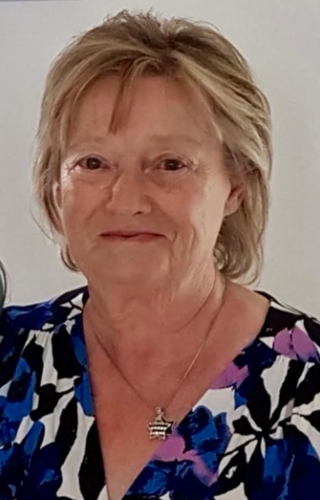 Annette (née Ward) Dillon