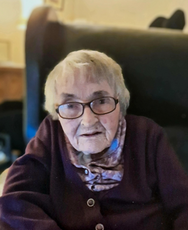 Annie (Annie Mhike an Táilliura) Bhreathnach