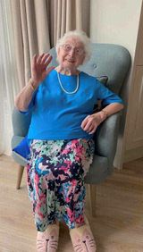 Sheila (Julia) KINSELLA