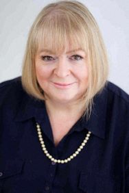 Shelley HALL